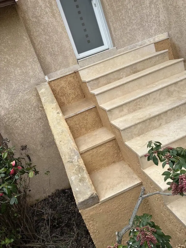 Escalier béton — réalisation Chéroise de Bâtiment