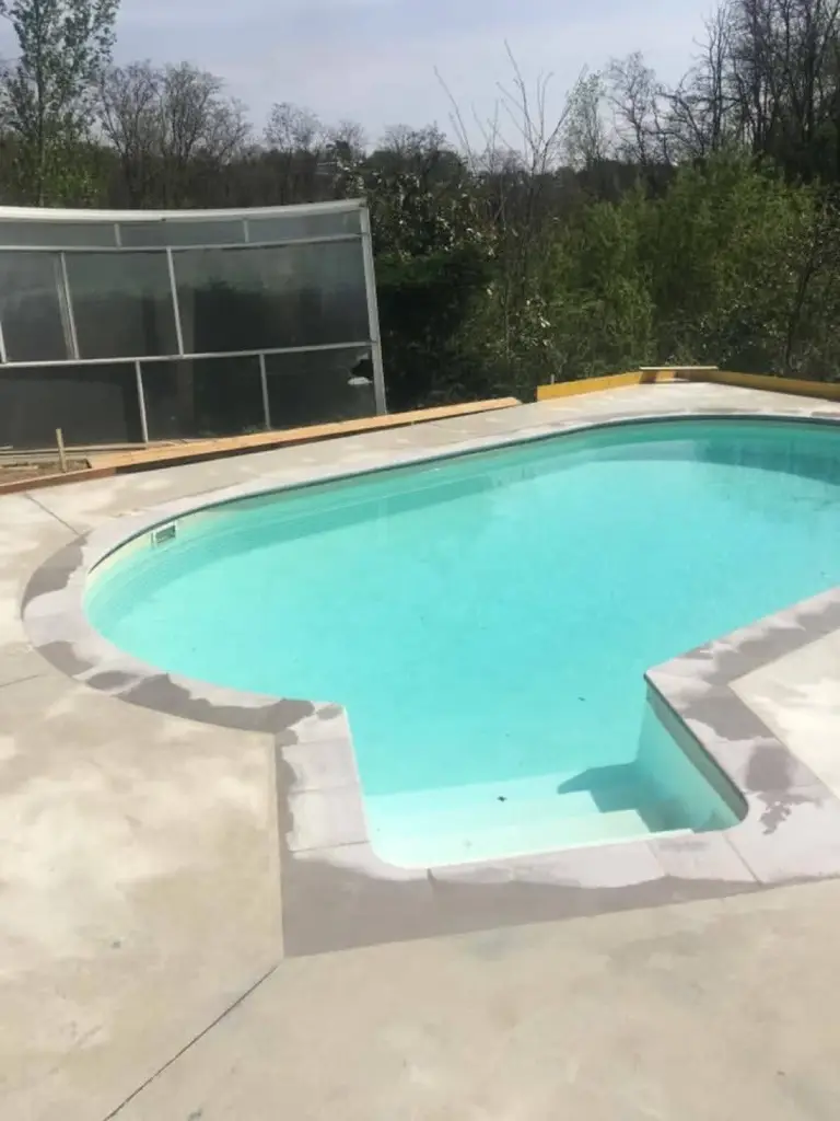 Construction de piscine — réalisation Chéroise de Bâtiment